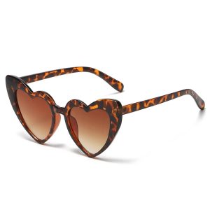 Heart-Shaped Cat Eye Sunglasses – Retro Oversized Eyewear for Women & Men