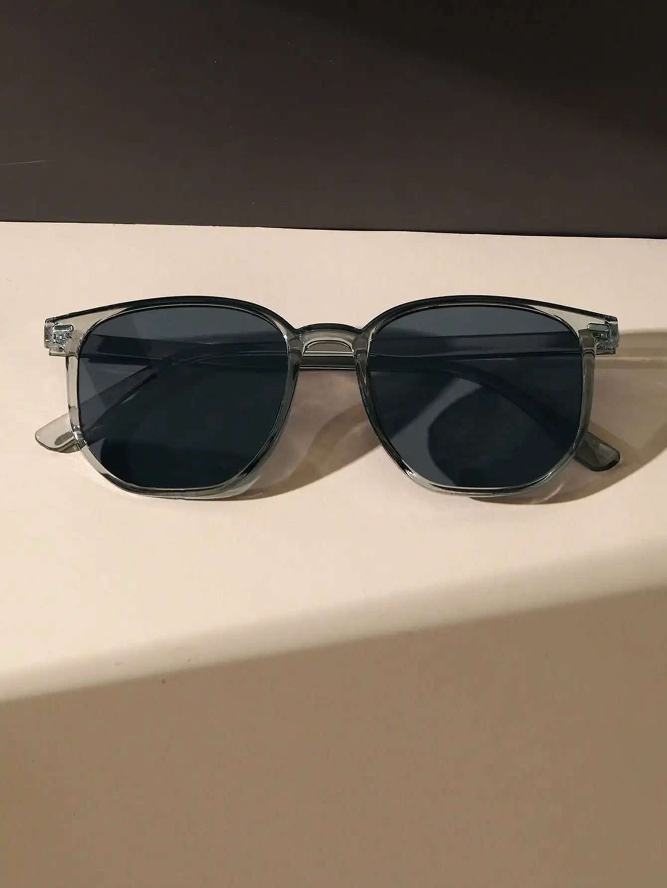 Unisex Square Fashion Sunglasses – Stylish Everyday Shades for Travel & Outdoor Wear - Image 2