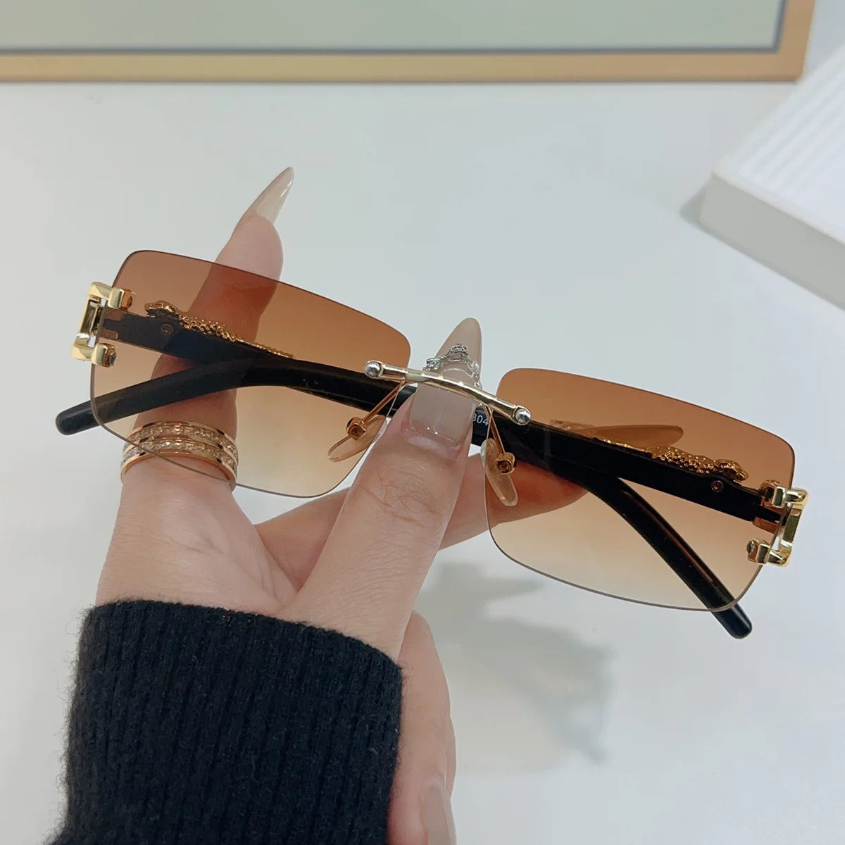 Frameless Rectangular Sunglasses – Unisex Vintage-Inspired Personalized Eyewear - Image 9